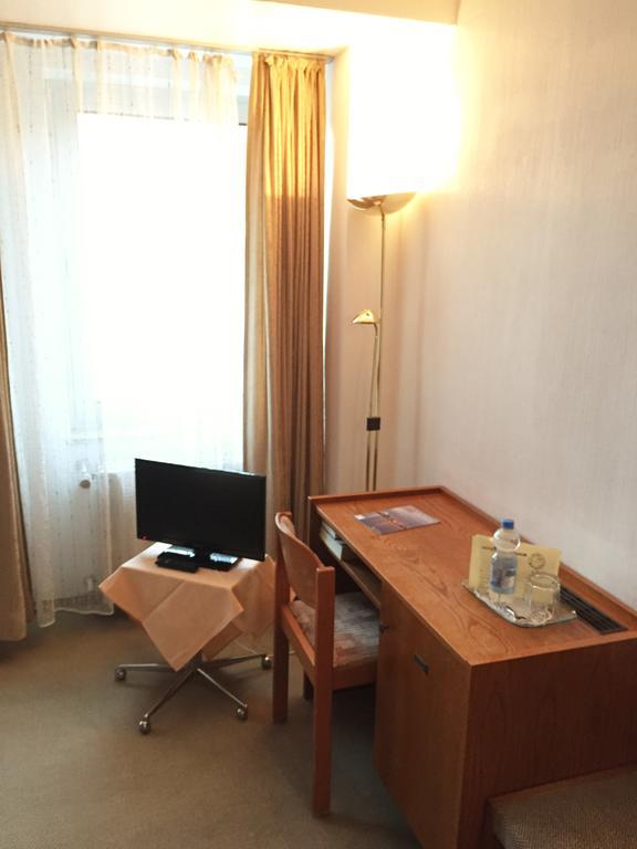 Hotel Ambassador Bonn Room photo